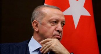 Ερντογάν: Στον δρόμο προς τις εκλογές με επιστροφή στο Ισλάμ – «Θεέ μου ας ξέρουμε να αντιμετωπίσουμε τον εχθρό»