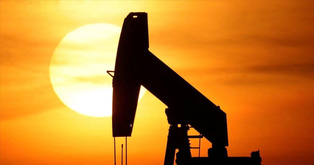 Παρέμβαση Μπάιντεν στην αγορά πετρελαίου, ρίχνει 15 εκατομμύρια βαρέλια από τα στρατηγικά αποθέματα