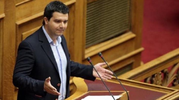 Συνεχίζεται η αντιπαράθεση κυβέρνησης και ΣΥΡΙΖΑ για τις απευθείας αναθέσεις