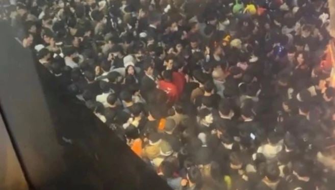 Κορέα: Νύχτα τρόμου στη γιορτή του Χάλογουιν – Δεκάδες νεκροί από ανακοπή στην Σεούλ