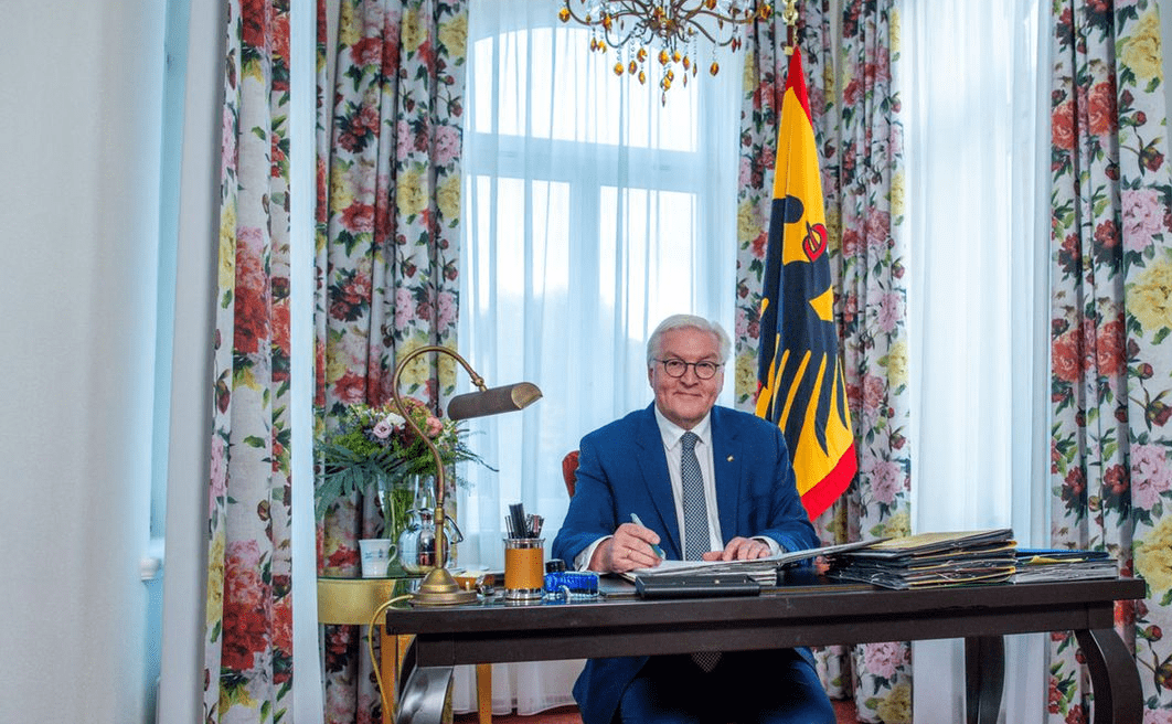 Με τα «δώρα των Δαναών» στην Ουκρανία ο Γερμανός πρόεδρος