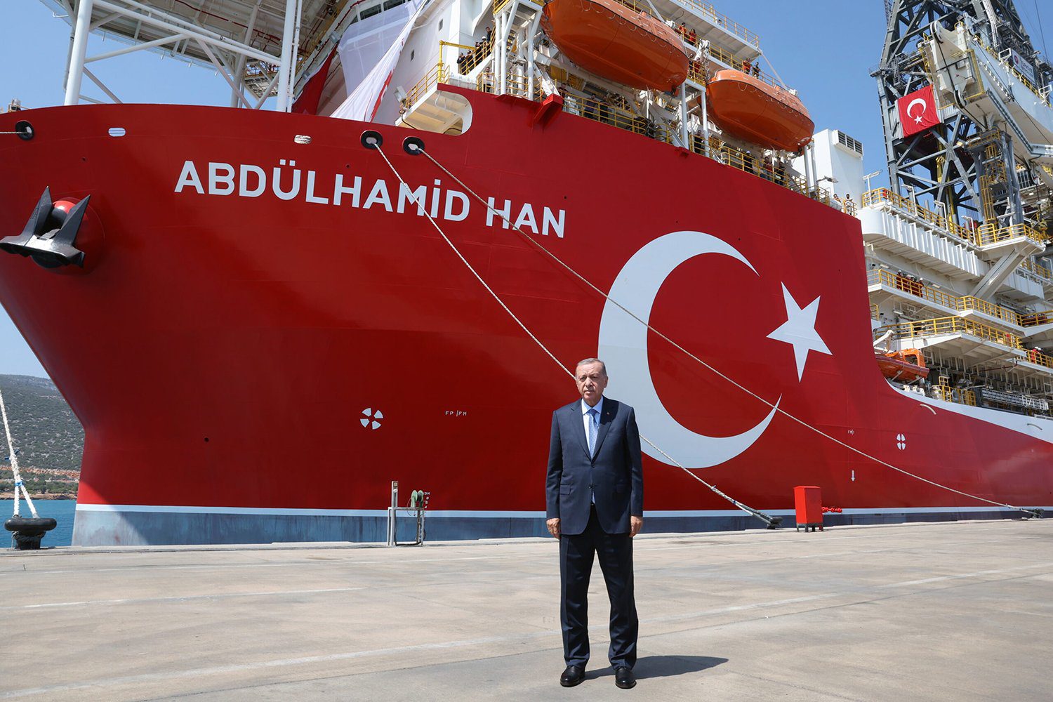 Hurriyet: Η Τουρκία βγάζει το γεωτρύπανο «Αμπντουλχαμίντ Χαν» στη Μεσόγειο