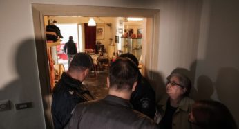 Ολομέτωπη πολιτική επίθεση στην κυβέρνηση με αφορμή την έξωση της Ιωάννας Κολοβού – Η ανακοίνωση της ΕΣΗΕΑ