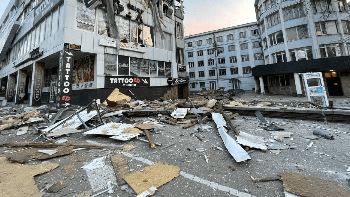 Ουκρανική αντεπίθεση στο Ντονέτσκ – Μαζικό βομβαρδισμό της πόλης καταγγέλλουν οι φιλορωσικές αρχές