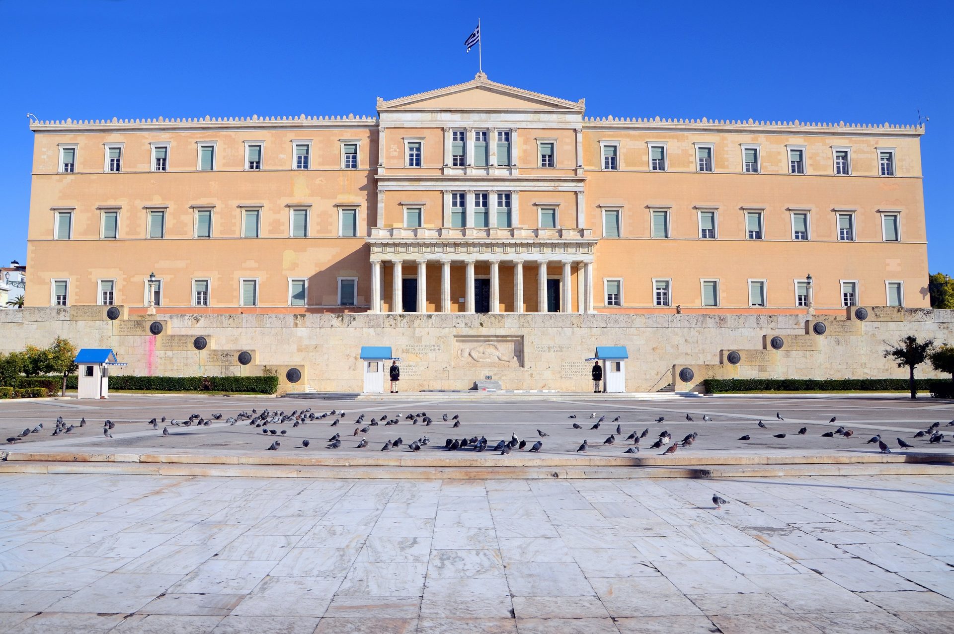 Πρωτοφανείς μεθοδεύσεις στην Επιτροπή Θεσμών: Αρνείται την συνταγματικά κατοχυρωμένη ενημέρωση Ράμμου η ΝΔ – Αποχώρησε ο ΣΥΡΙΖΑ