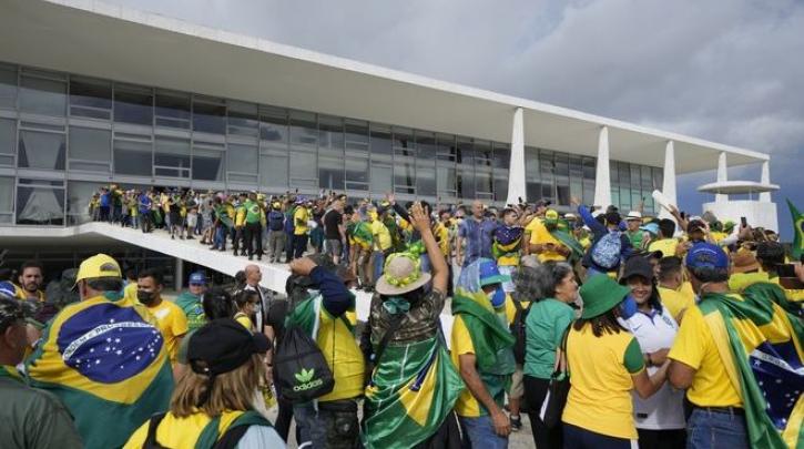 Υπό έλεγχο η κατάσταση στη Βραζιλία – Επέστρεψε στην Μπραζίλια ο Λούλα