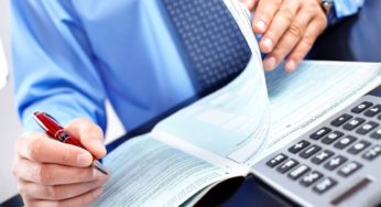 Τέλος επιτηδεύματος: Στο «τραπέζι» η μείωσή του κατά 30%-50% το 2023