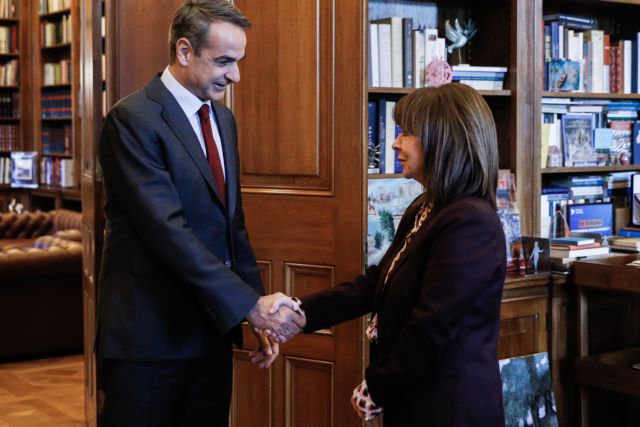 Συνάντηση της Προέδρου της Δημοκρατίας Κατερίνας Σακελλαροπούλου με τον Πρωθυπουργό Κυριάκο Μητσοτάκη, Τετάρτη 11 Ιανουαρίου 2023.
(ΓΙΩΡΓΟΣ ΚΟΝΤΑΡΙΝΗΣ/EUROKINISSI)