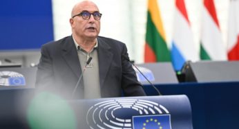 Προφυλακίστηκε ο ευρωβουλευτής Αντρέα Κοτσολίνο για εμπλοκή στο Qatargate.