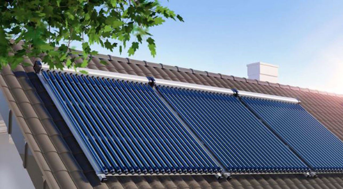Ηλιακοί θερμοσίφωνες και φωτοβολταϊκά στη στέγη: Πότε θα αρχίσουν οι αιτήσεις