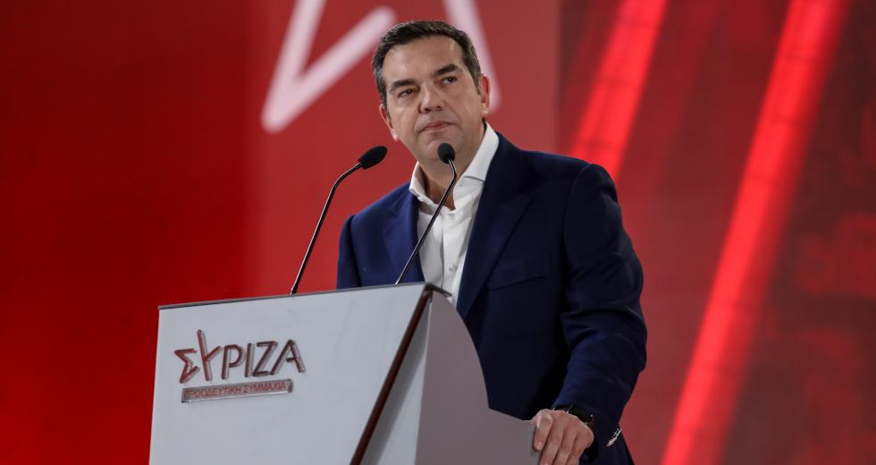 Προκρίνει κυβέρνηση «μακράς πνοής» με το ΠΑΣΟΚ ο Τσίπρας, κρατώντας ανοιχτή και την ψήφο ανοχής