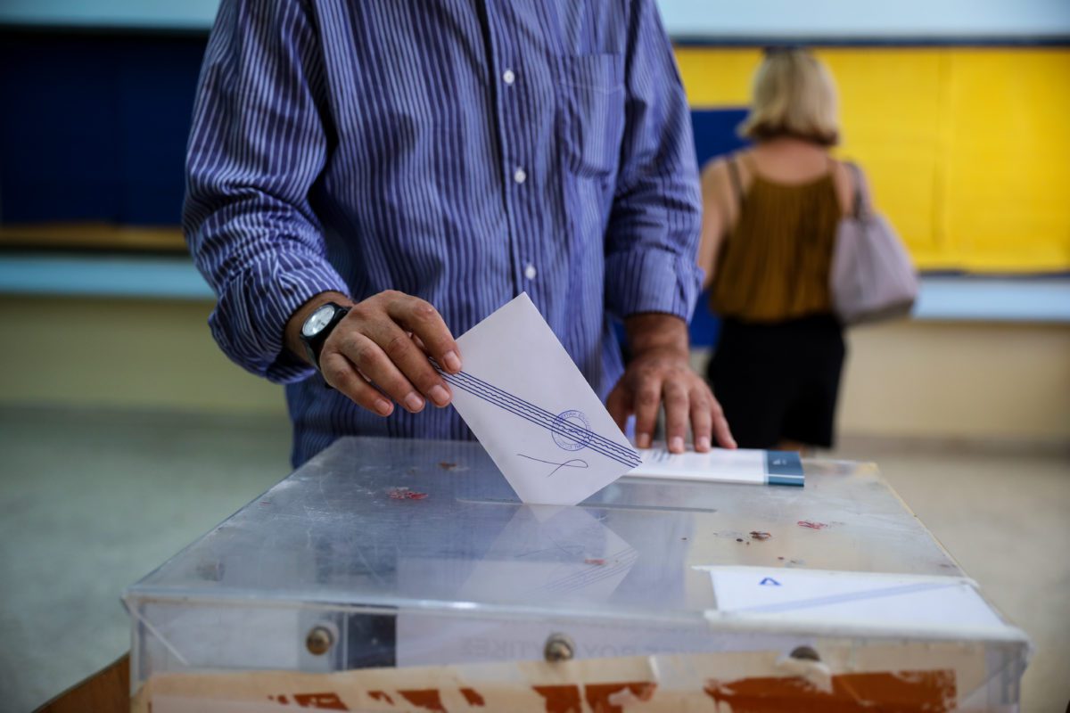 Στον δεύτερο γύρο η εκλογή δημάρχου σε Αθήνα, Θεσσαλονίκη, Πάτρα