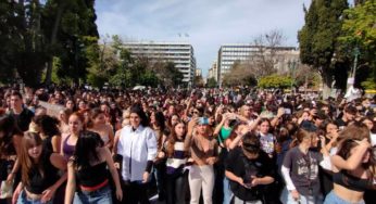 Γέμισε και σήμερα μαθητές το Σύνταγμα – Το «έγκλημα» στα Τέμπη να μη συγκαλυφθεί το σύνθημα των νέων