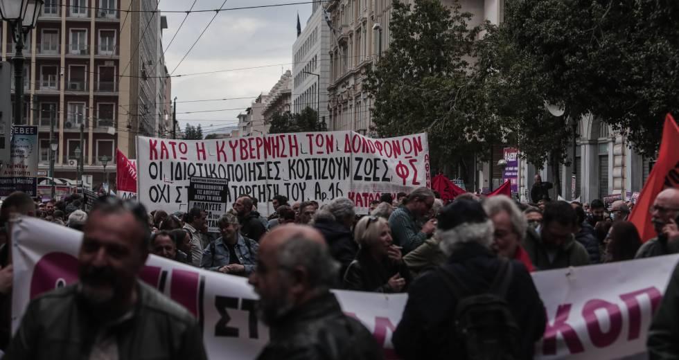 Μαζικές διαδηλώσεις σε όλη τη χώρα για την τραγωδία στα Τέμπη και τους κυβερνητικούς χειρισμούς