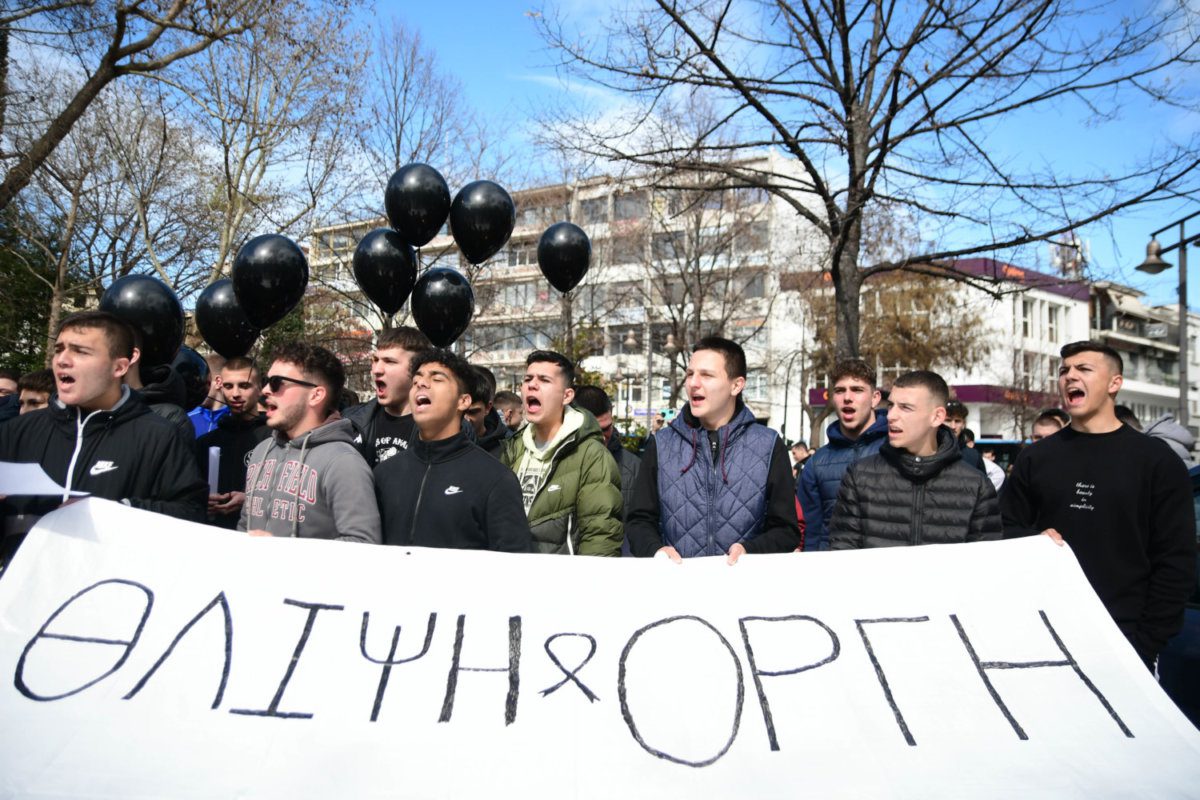Γιατί «φοβάται» τη νεολαία ο Μητσοτάκης – Οι δημοσκοπήσεις και οι ημερομηνίες των εκλογών