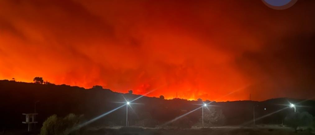 Ολονύχτια μάχη με τις φλόγες σε Ρόδο, Κέρκυρα, Κάρυστο, Αίγιο και Υλίκη