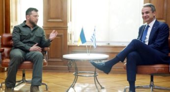 Μητσοτάκης με Ζελένσκι: Καμία απόπειρα επαναχάραξης των συνόρων με τη βία δεν μπορεί να γίνει ανεκτή