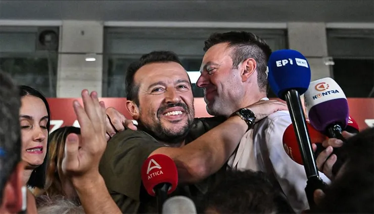 O Κασσελάκης οργανώνει την αντιπολίτευση στην κυβέρνηση και οι «αντάρτες» του ΣΥΡΙΖΑ ετοιμάζουν αντιπολίτευση στο συνέδριο