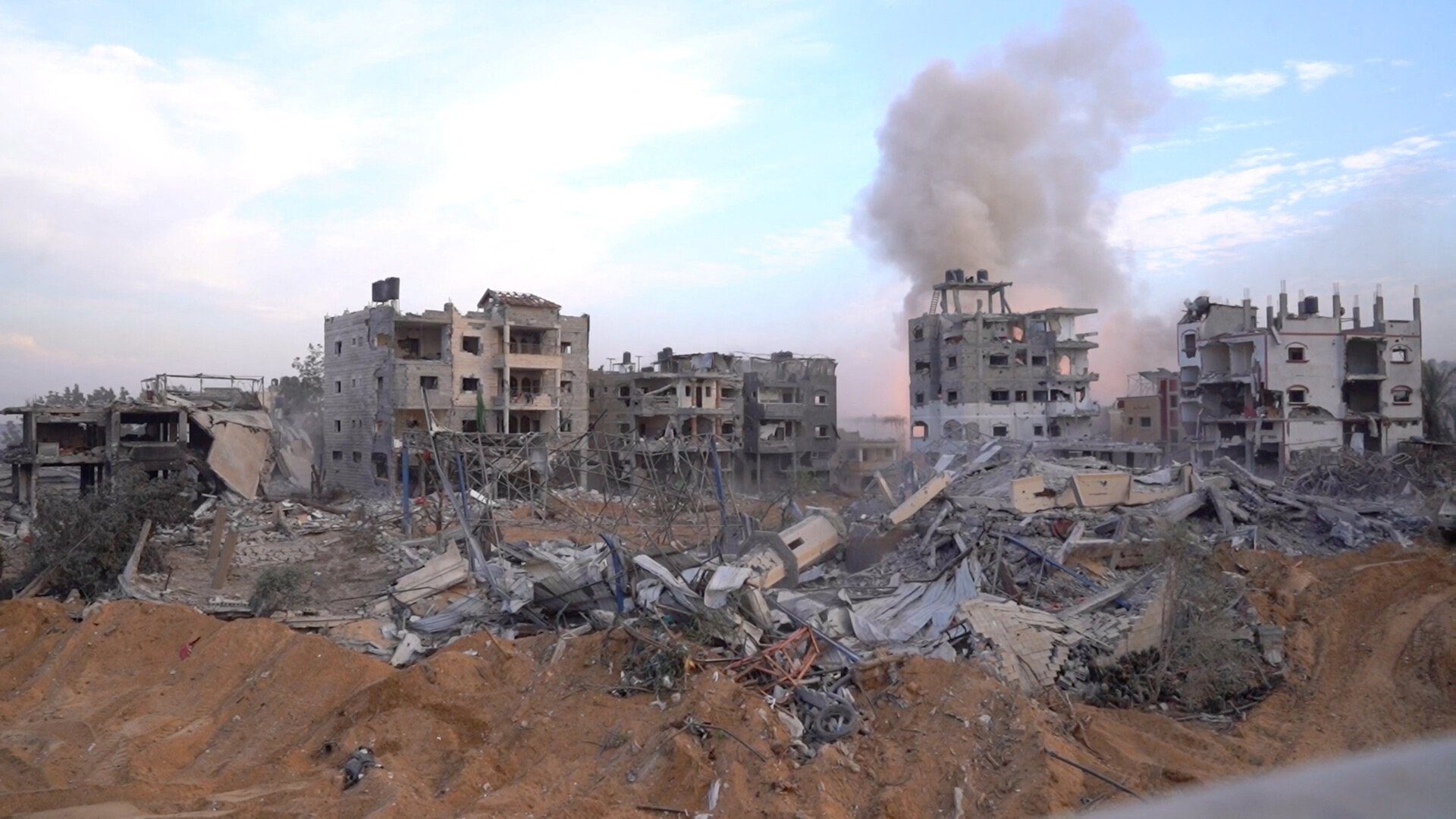 Νέοι ασταμάτητοι βομβαρδισμοί στη Γάζα – Οι ΗΠΑ απειλούν να φρενάρουν τη στρατιωτική βοήθεια στο Ισραήλ