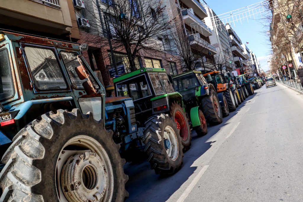 Μεγάλη κινητοποίηση των αγροτών στη Θεσσαλονίκη – Ανεπαρκείς οι εξαγγελίες το μήνυμα που στέλνουν στην κυβέρνηση