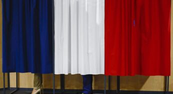 Στις κάλπες από το πρωί οι Γάλλοι σε μια από τις κρισιμότερες εθνικές εκλογές των τελευταίων δεκαετιών