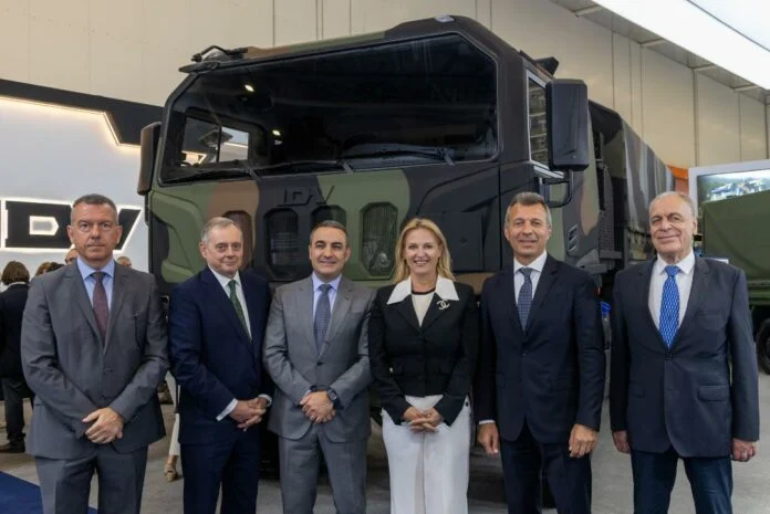 Νέες διεθνείς συνεργασίες δρομολογεί η METLEN στον αμυντικό τομέα – Στρατιωτικά φορτηγά made in Greece